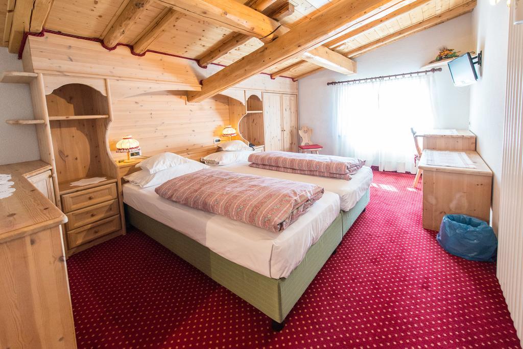 Hotel Garni Norma Madonna エクステリア 写真