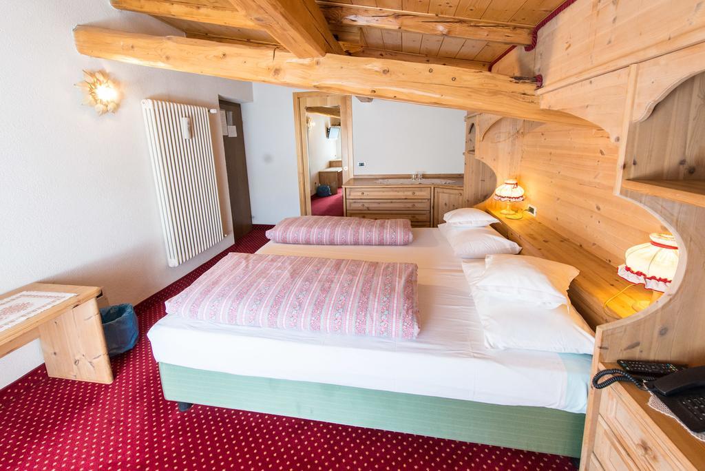 Hotel Garni Norma Madonna エクステリア 写真