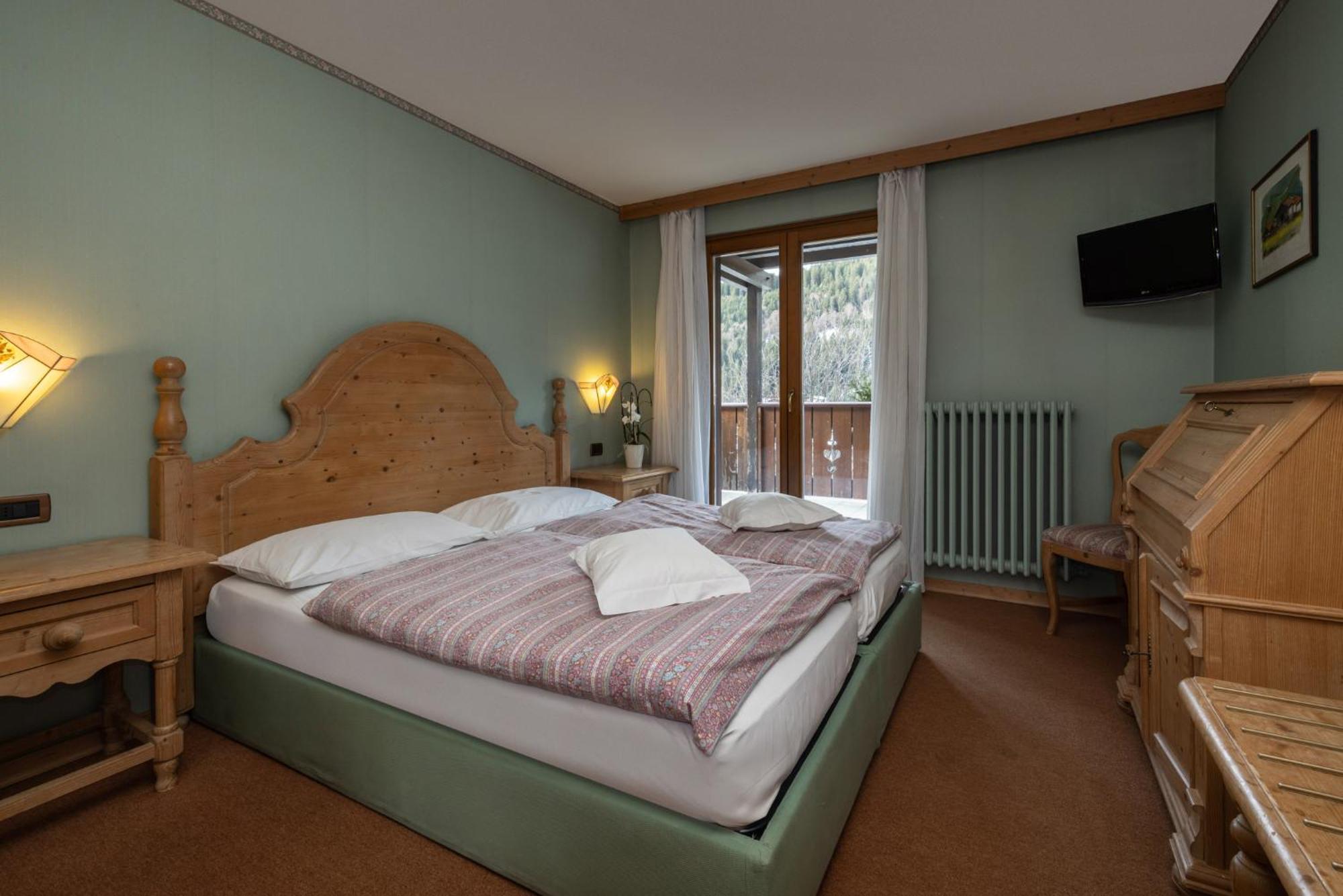 Hotel Garni Norma Madonna エクステリア 写真